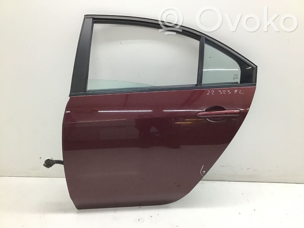 Puerta trasera   82101BA030,82101AV631