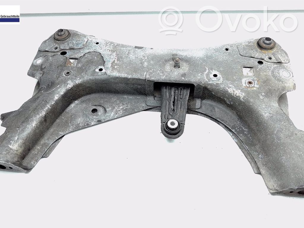 Priekinis traversas   8200766078,8200500491