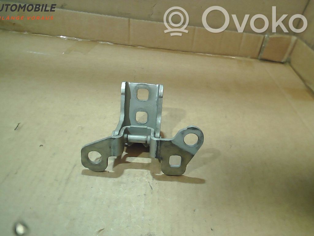 Renault Clio III Front door upper hinge 
