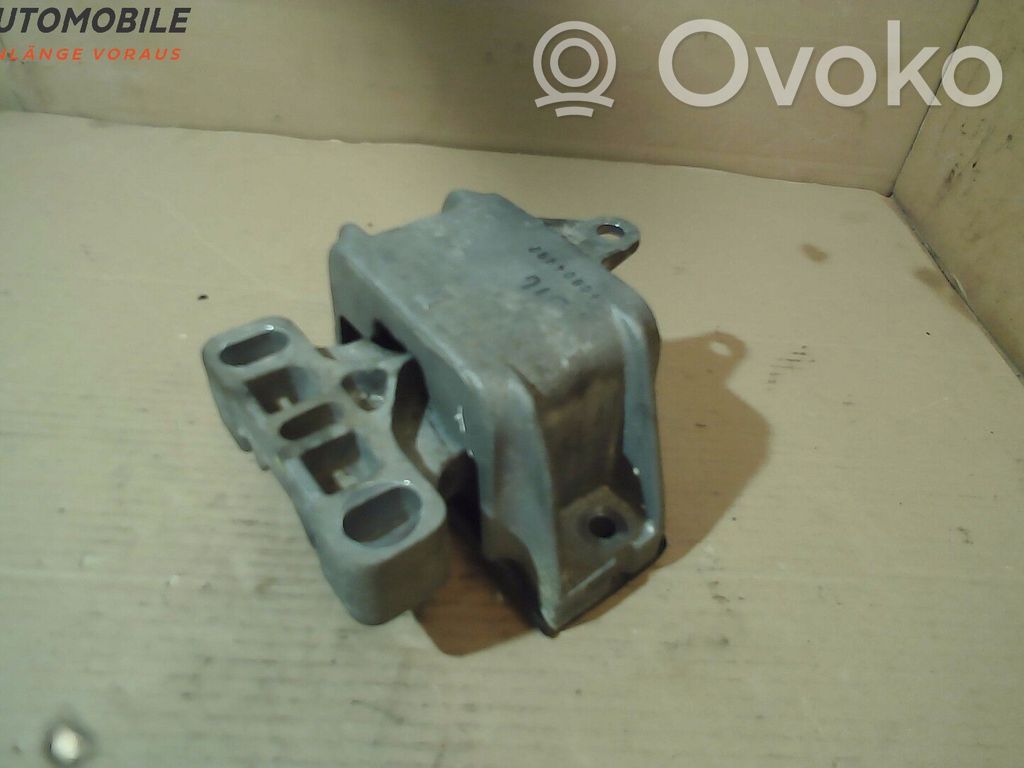 Volkswagen Golf IV Engine mount bracket 