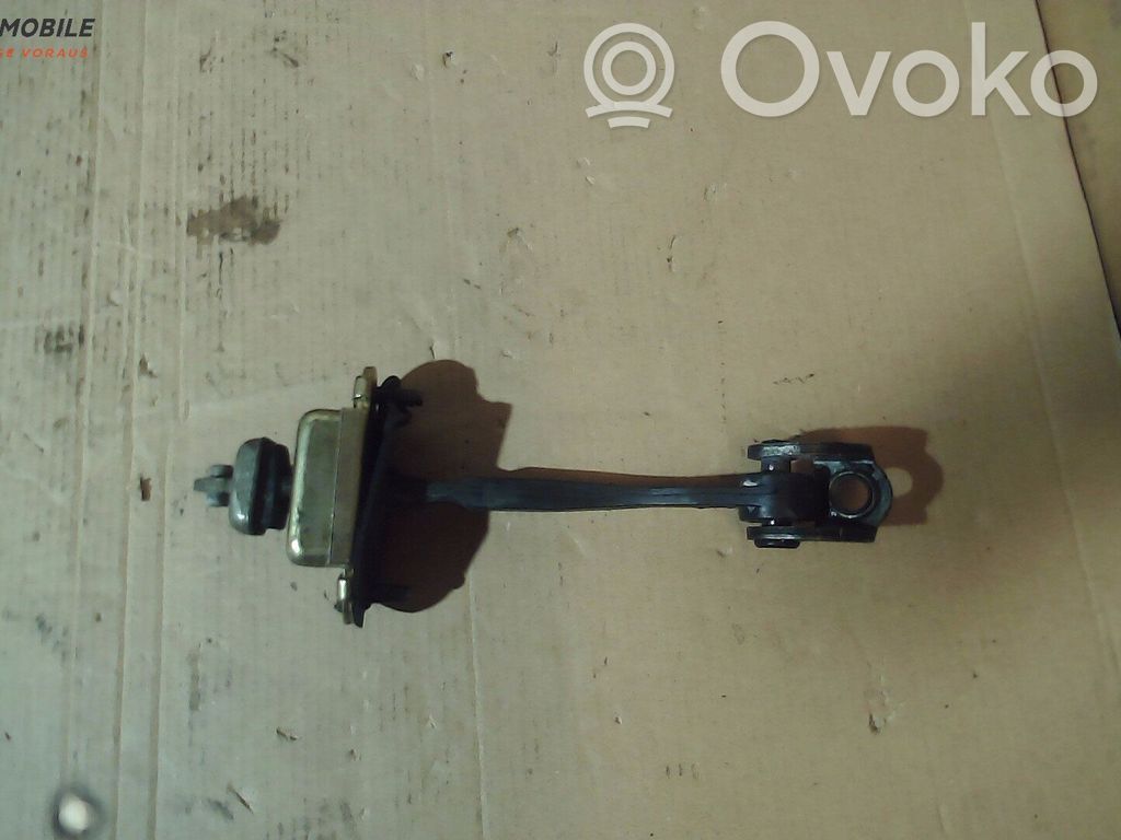 Ford Focus Etuoven pidätin 