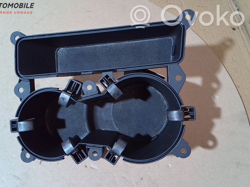 Audi A4 S4 B8 8K Hansikaslokeron keskikonsoli 