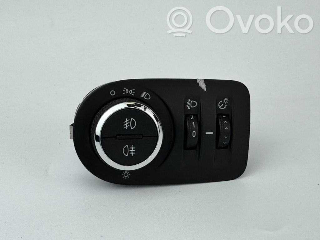 Opel Zafira C Light switch 