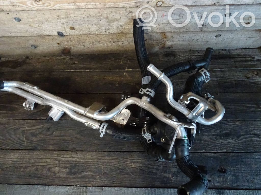 Volkswagen Touareg III Engine coolant pipe/hose 