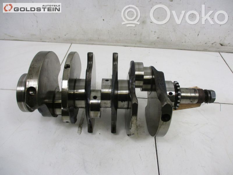 Audi A4 S4 B5 8D Alkūninis velenas 