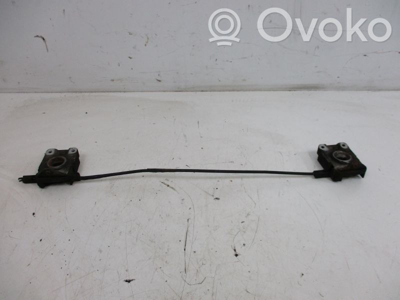 Engine bonnet/hood lock/catch   8122269,8122269