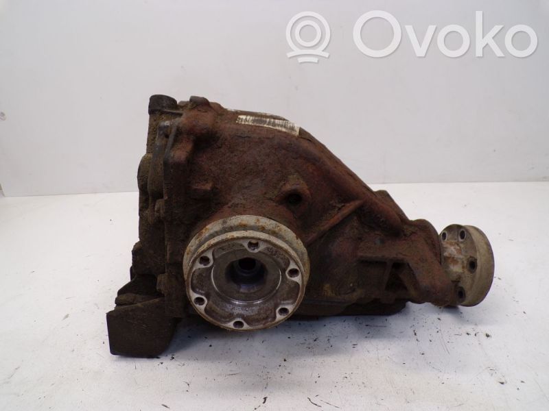 BMW 7 E65 E66 Aizmugurējais reduktors 