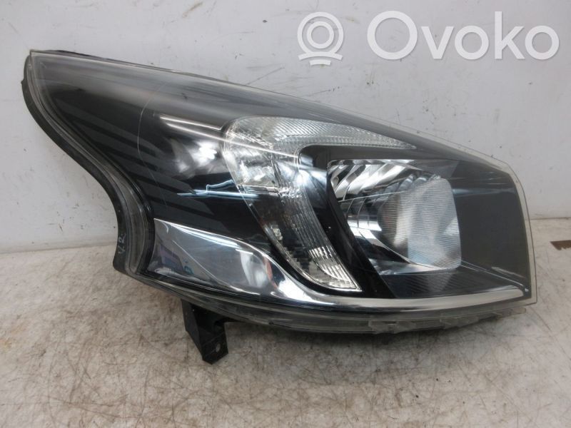 Opel Vivaro Scheinwerfer 