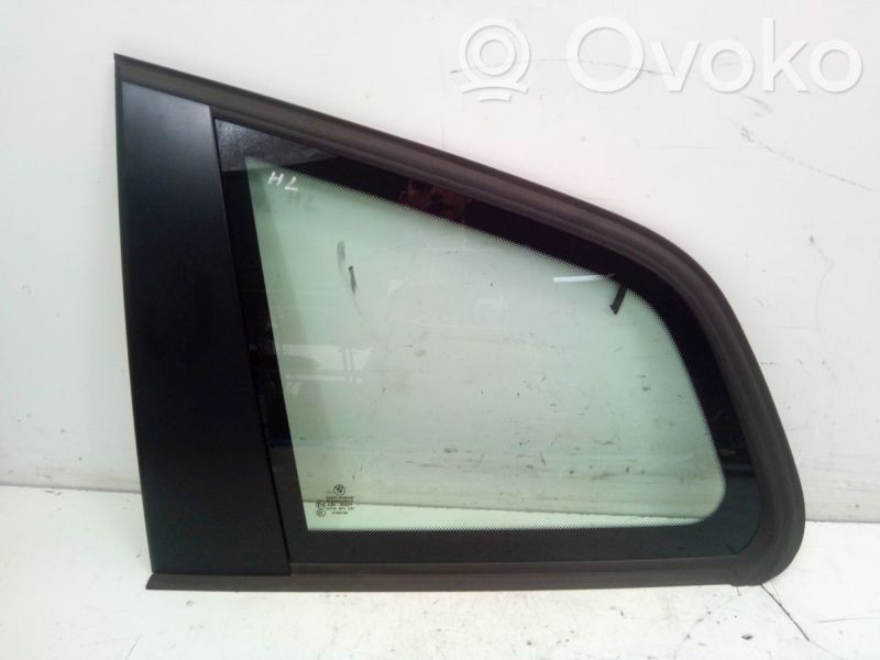 Rear windscreen/windshield window   3413907,3413907