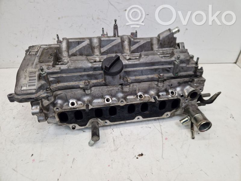 Toyota Avensis T270 Culata del motor 