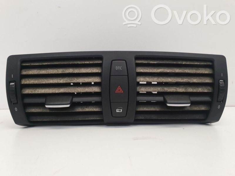 BMW 1 E81 E87 Loga gaisa režģis 