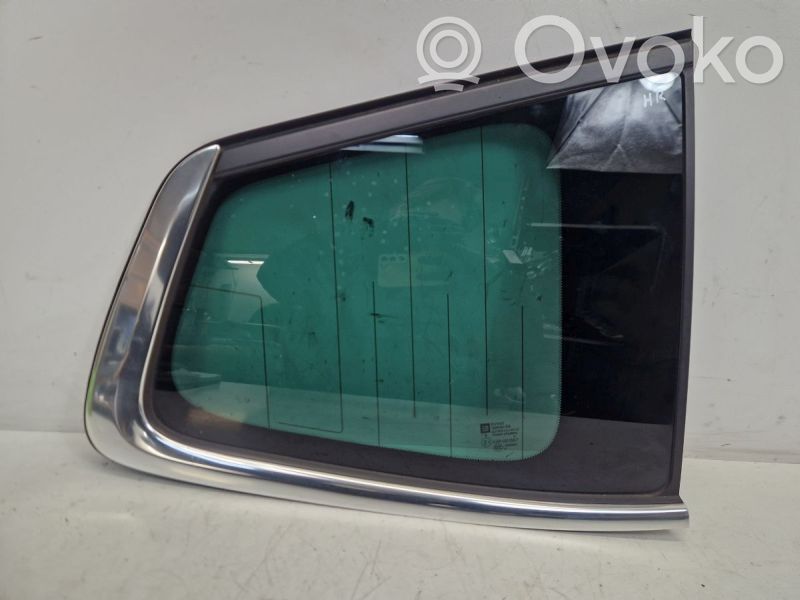 Opel Zafira C Szyba tylna 