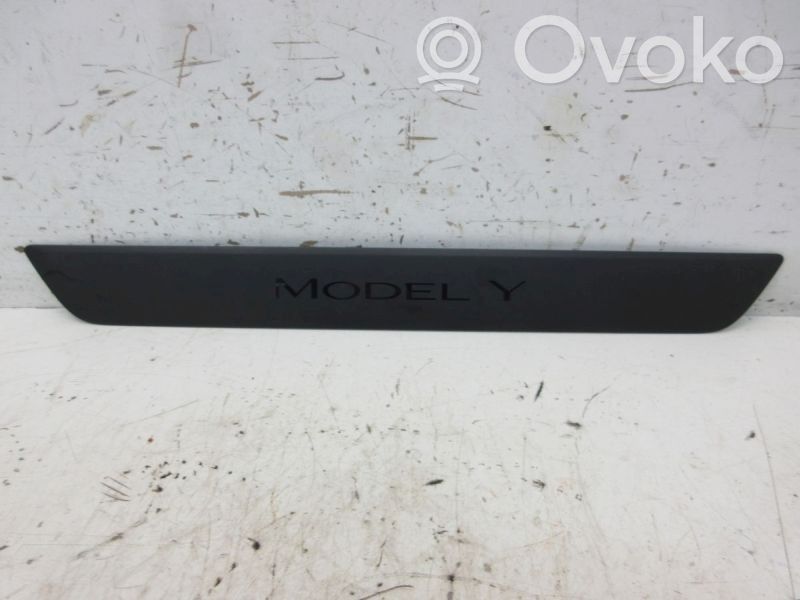 Tesla Model Y Garnitură prag/fustă laterală 