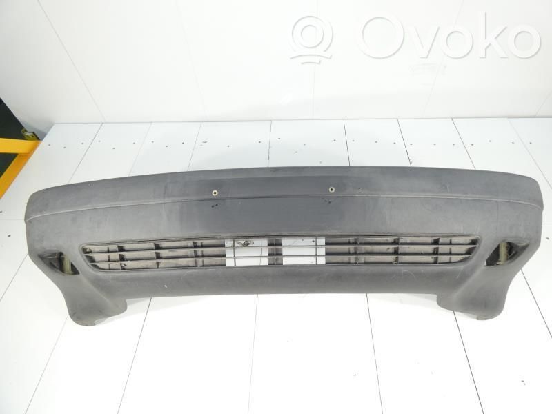 Audi 80 90 B3 Передний бампер 