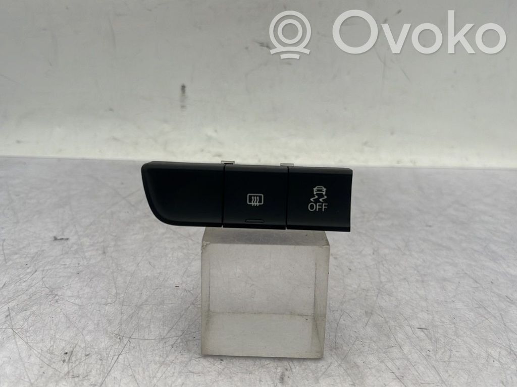 Audi A1 Windscreen/window heater switch 