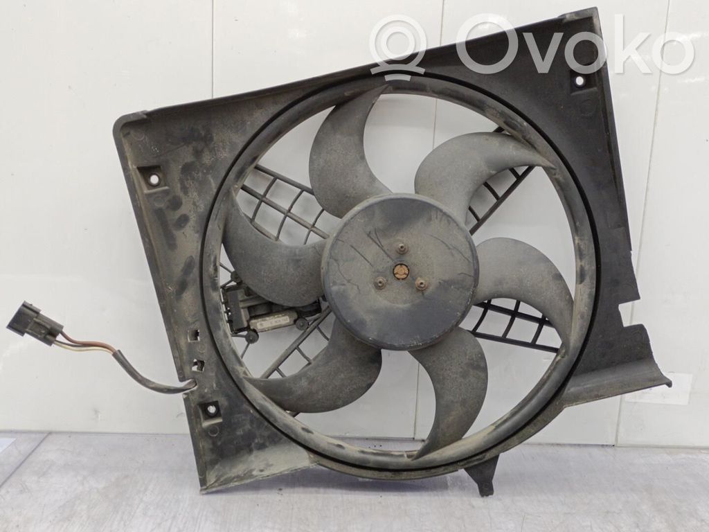 BMW 3 E46 Elektrisks radiatoru ventilators 