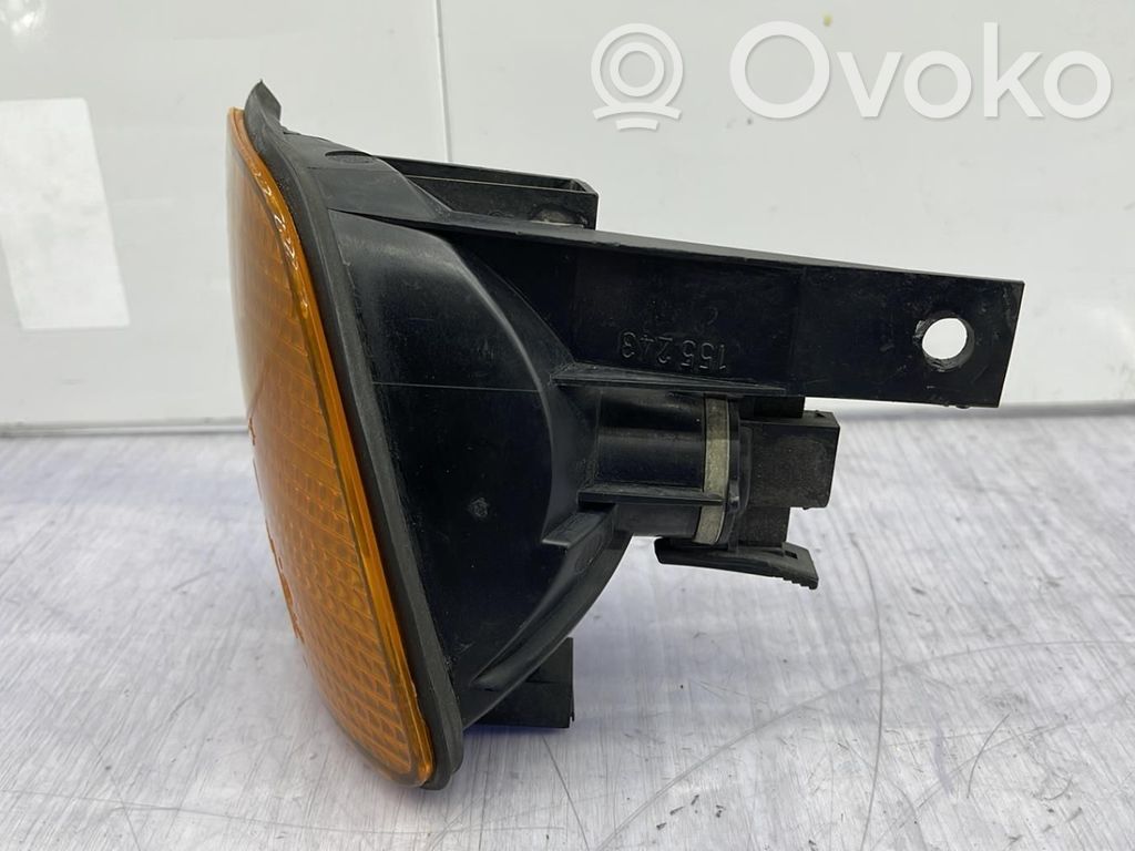 Front fender indicator light