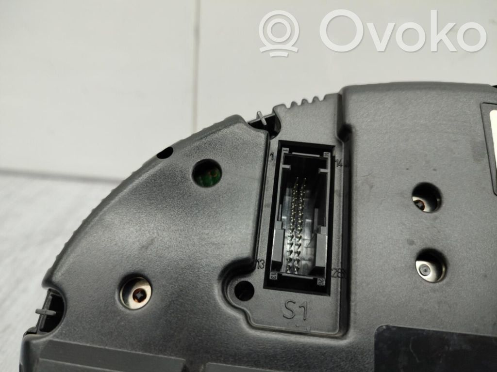 Speedometer (instrument cluster)   62106942233