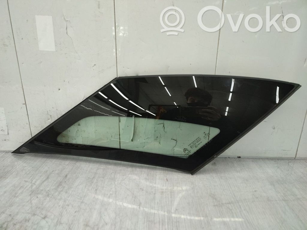 Citroen C4 II Picasso Rear side window 