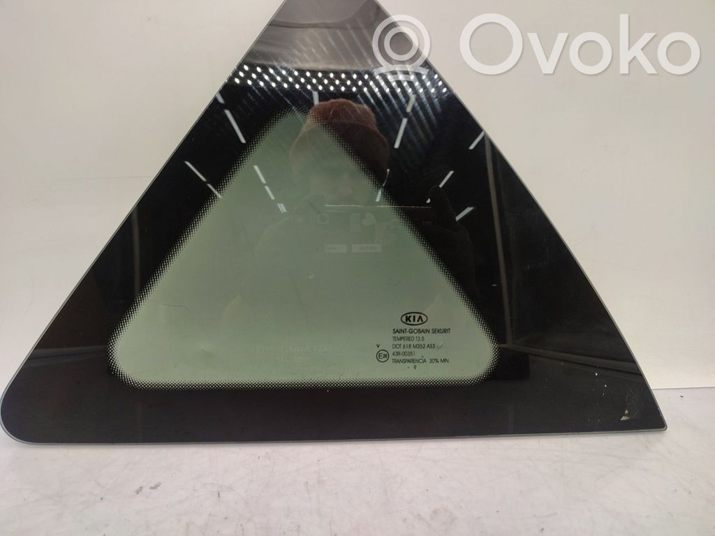 KIA Ceed Rear side window 
