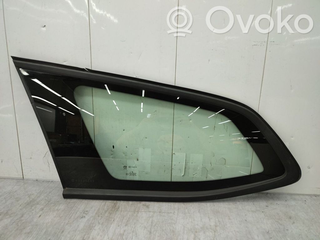 Peugeot 308 Vidrio lateral trasero 