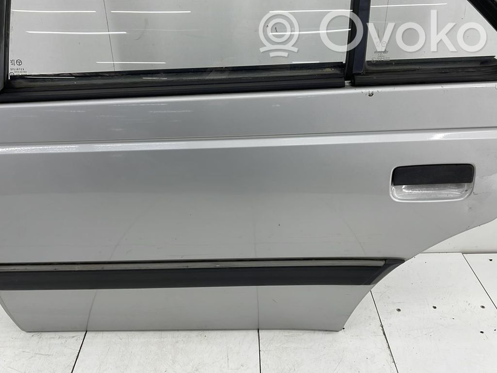Peugeot 405 Puerta trasera 