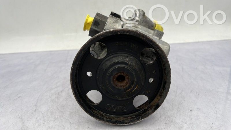 Peugeot 406 Ohjaustehostimen pumppu 