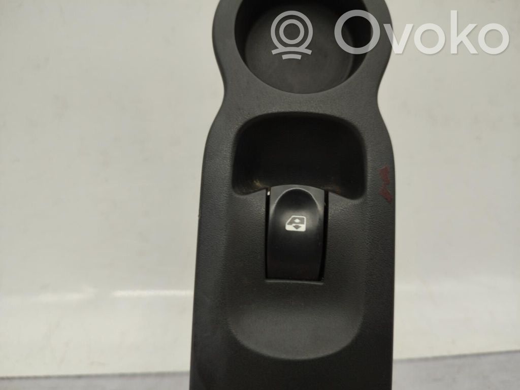 Electric window control switch   8200214936