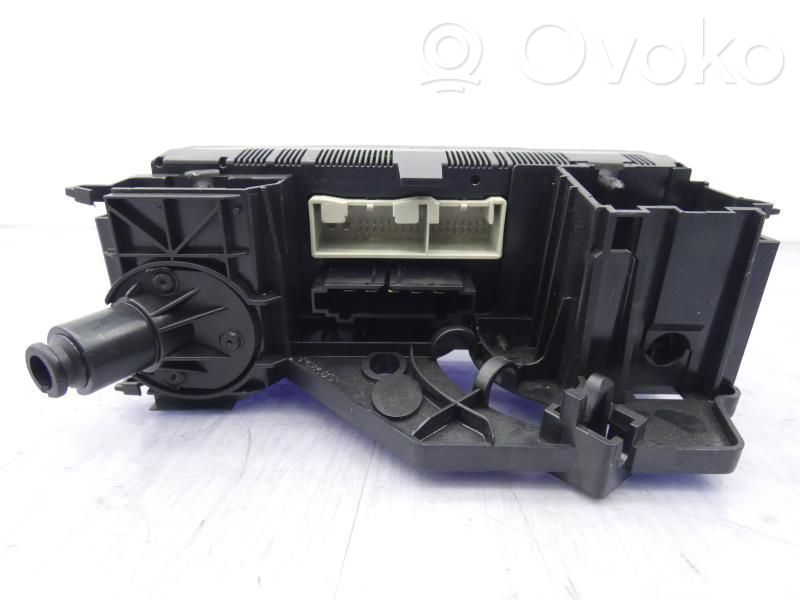 Volkswagen Jetta V Unitate control climatizare 