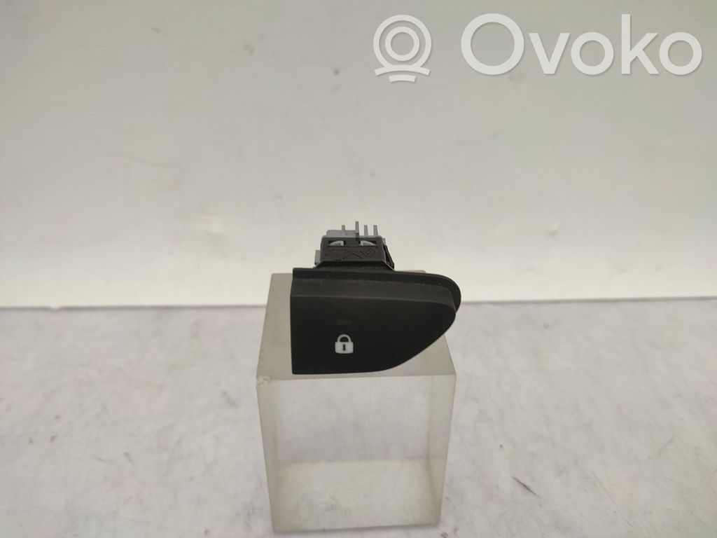 Dacia Duster Central locking switch button 