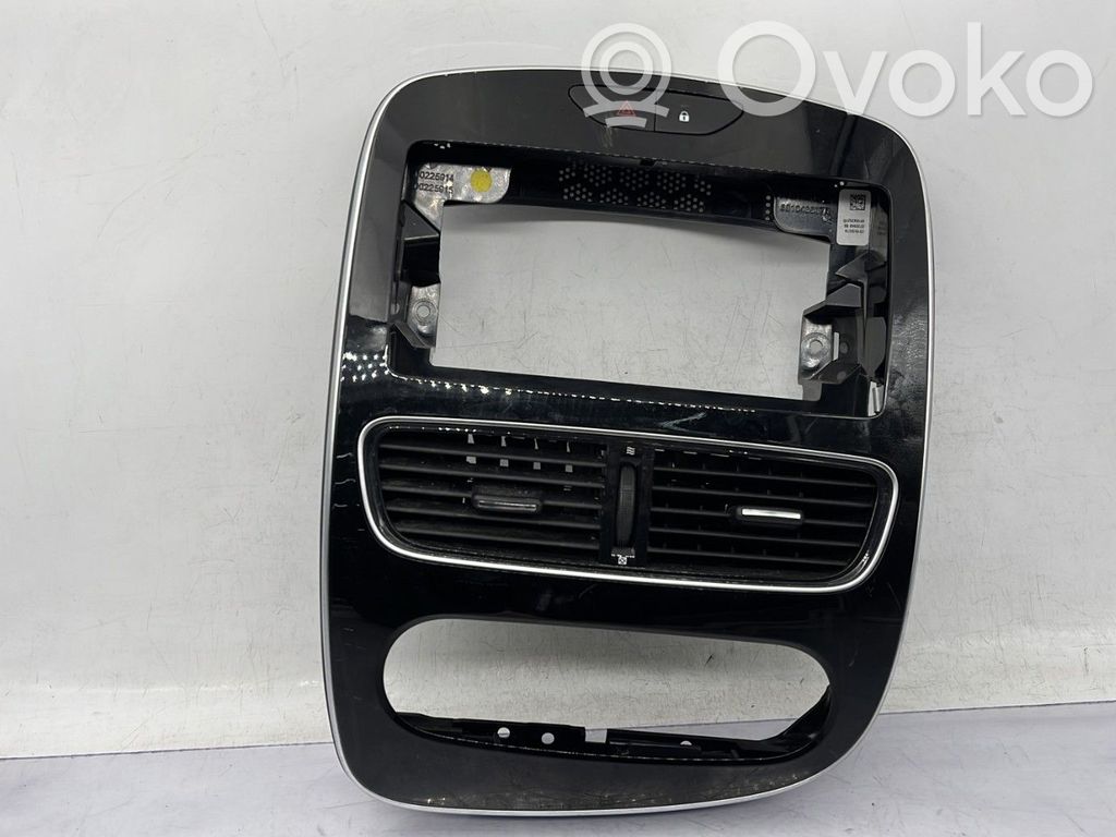 Renault Clio IV Отделка радио/ навигации 