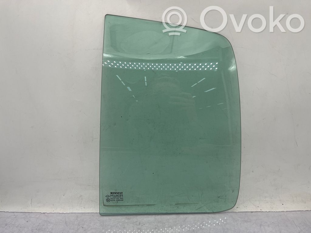 Ventanilla de ventilación de la puerta trasera   7700842895