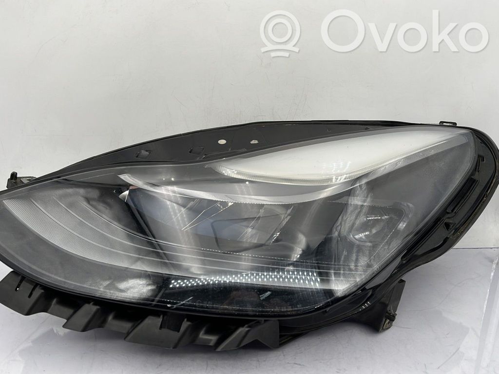 Tesla Model 3 Scheinwerfer 