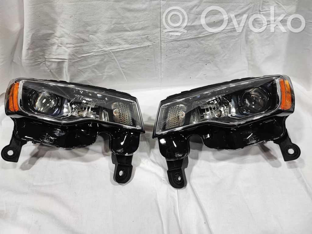 Jeep Grand Cherokee Lampy przednie / Komplet 