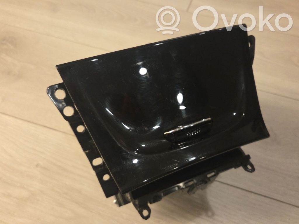 Opel Mokka X Peleninė panelėje 