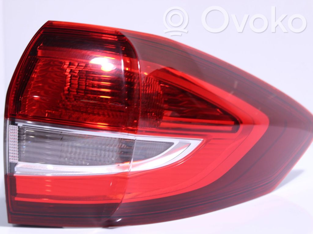 Ford C-MAX II Lampă spate în caroserie 