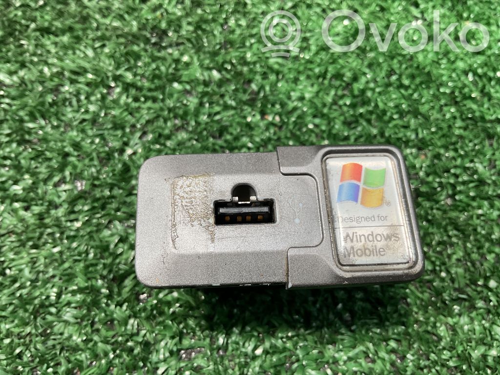 Lancia Delta III USB-Anschluss 