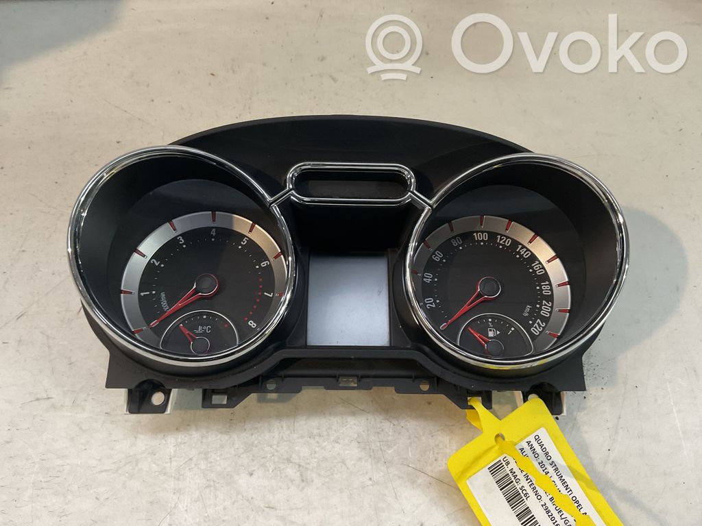 Opel Adam Geschwindigkeitsmesser Cockpit 