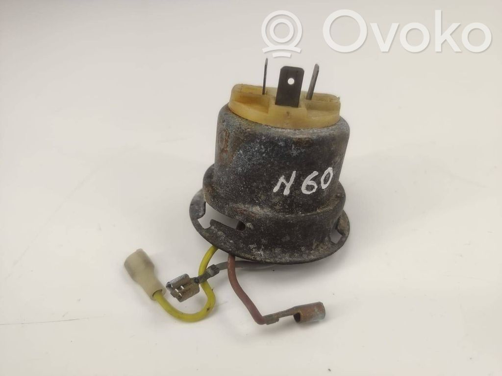 BMW 5 E12 Deckel Abdeckung Scheinwerfer 