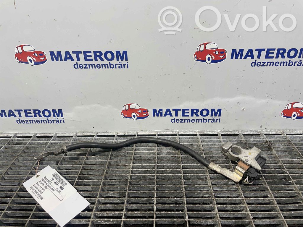 Cable positivo (batería)   AV6N10C679BB