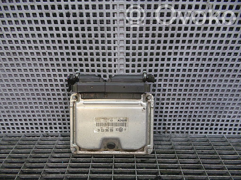 Volkswagen Golf IV Engine control unit/module 
