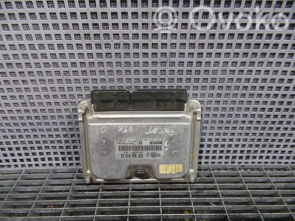 Volkswagen PASSAT B5.5 Unitate/modul de control motor 