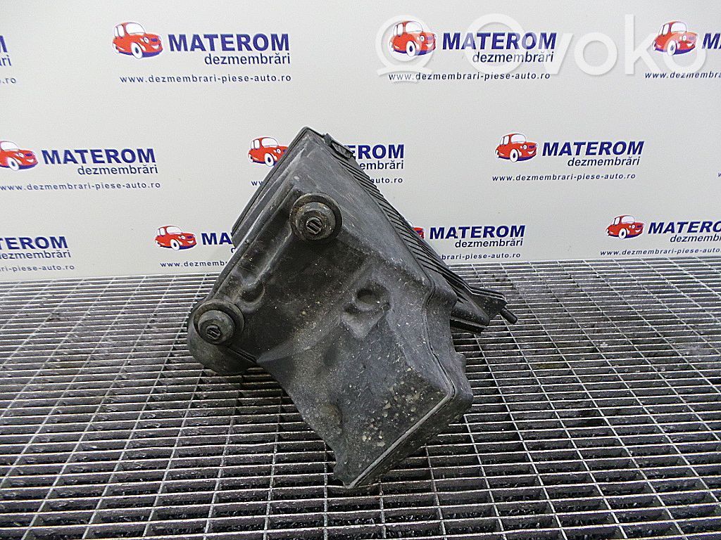 Air filter box   8200398989