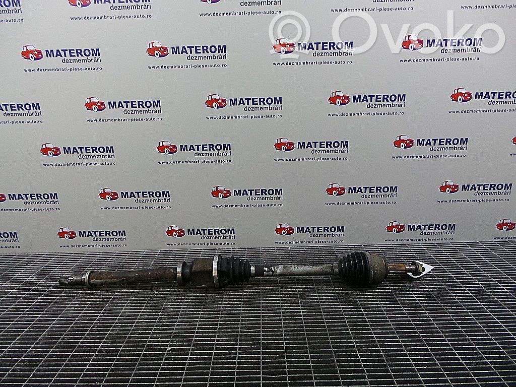 Etuvetoakseli   8200618111