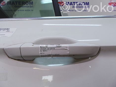 Volkswagen PASSAT B8 Manecilla externa puerta trasera