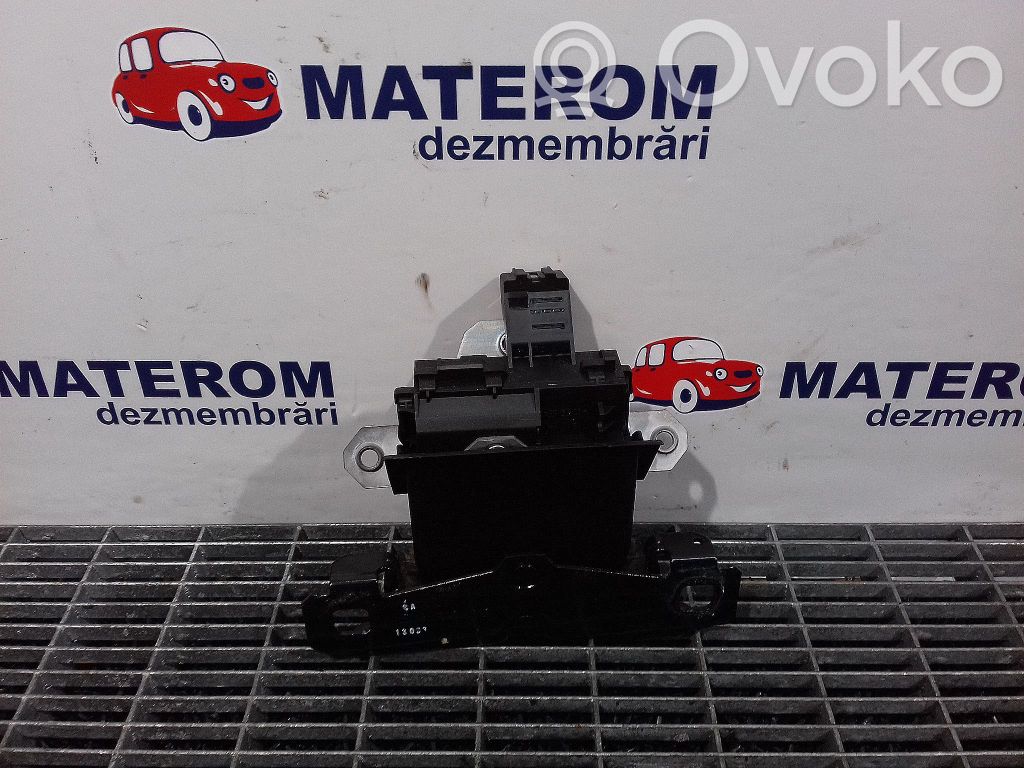 Tailgate/trunk/boot lock/catch/latch