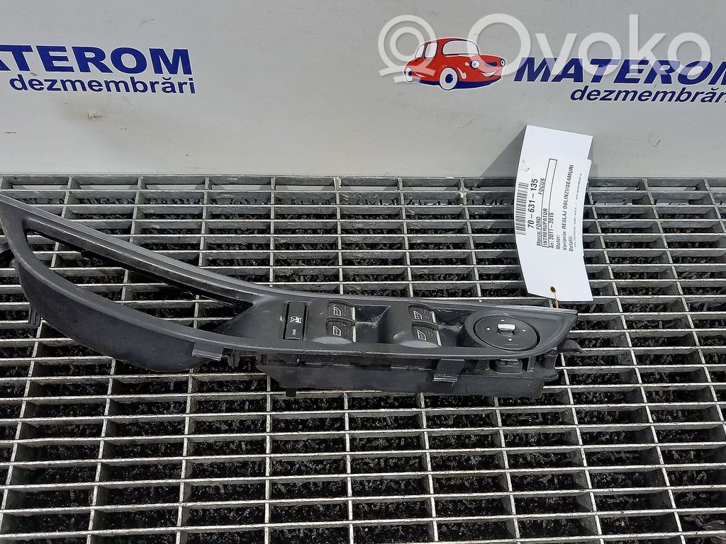 Wing mirror switch   2029540