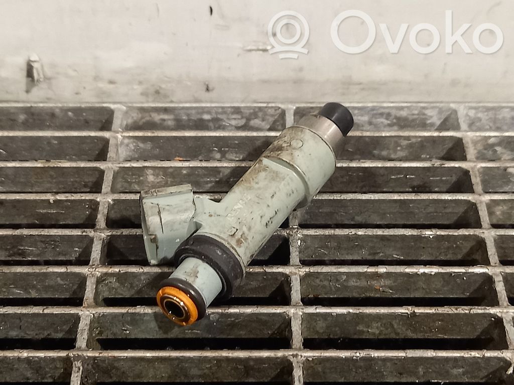 Suzuki Swift I Injector combustibil 