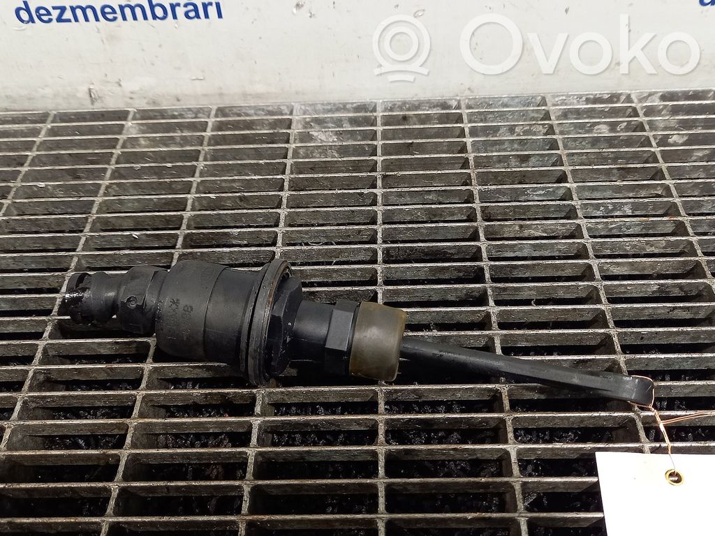 Główny cylinder sprzęgła   416053Z900