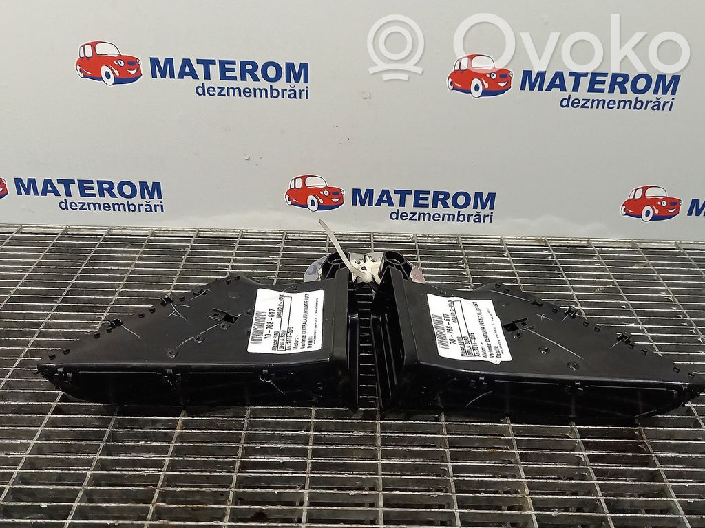 Ford Focus C-MAX Rejilla de ventilación central del panel 
